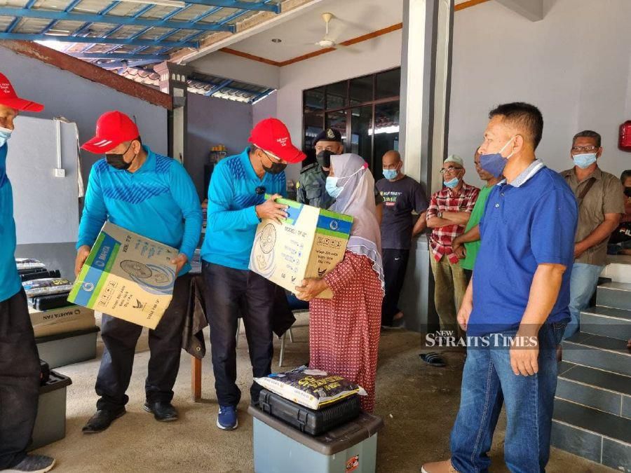 Kedah company donates food supplies to Rantau Panjang flood victims ...