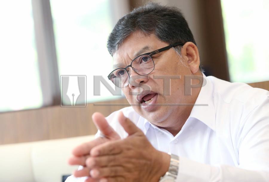 Datuk Johari Abdul said there was no issue or problem in appointing Anwar, even though now many Umno members of parliament had joined Parti Pribumi Bersatu Malaysia (Bersatu