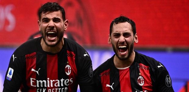 Hernandez strikes late to keep AC Milan ahead of Inter in Serie A