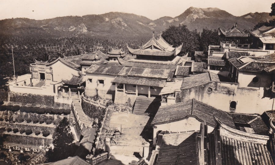 The sprawling Kek Lok Si temple complex was completed in 1905.