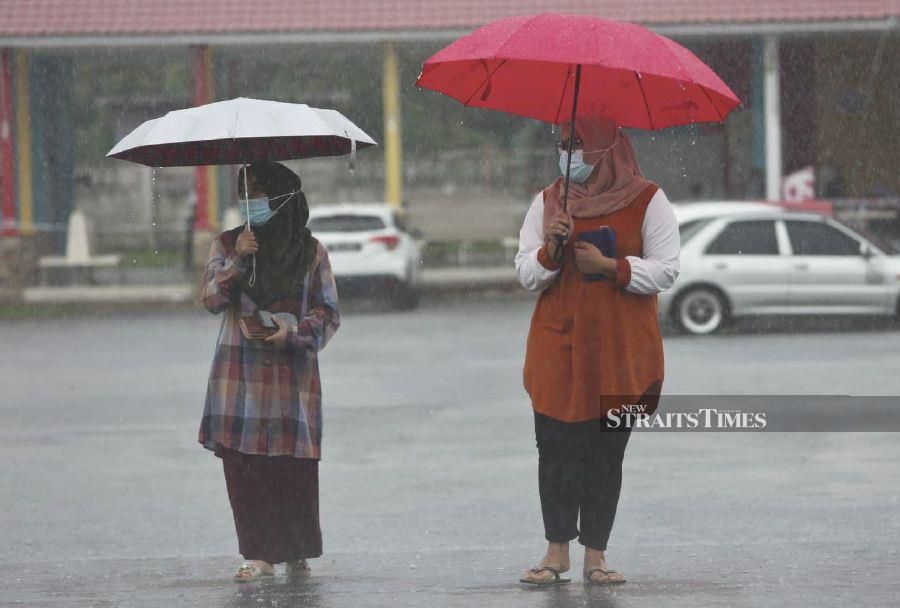 The victims, from 11 families, are now seeking shelter at four relief centres in the districts at SK Tiong, SK Melor (both in Kota Baru) and SK Changgal and Dewan Kompleks Kamil (both in Pasir Putih).- NSTP/GHAZALI KORI.