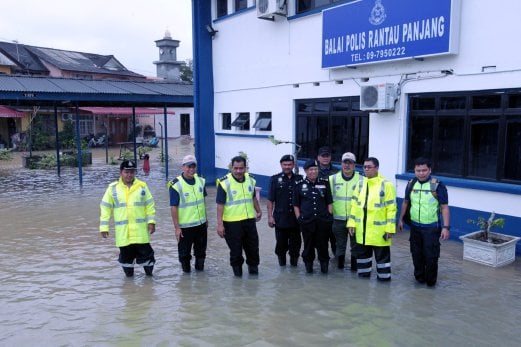 Kelantan Police Freeze Leave Of 5 000 Personnel To Face Floods