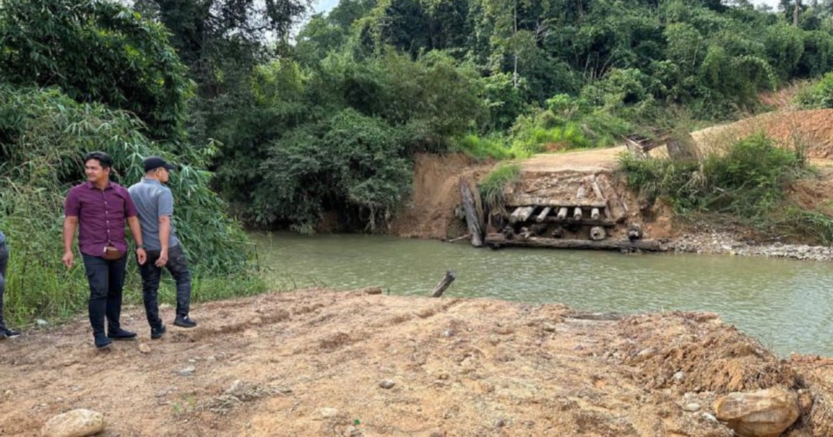 Kampung Miak villagers cut off after bridge collapse | New Straits Times