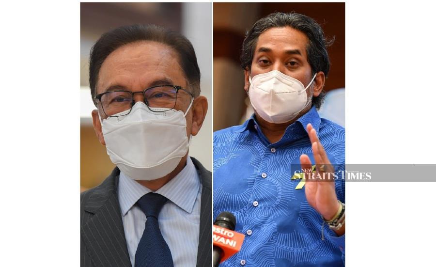 The Court of Appeal has given one last chance of adjournment in the appeal by Health Minister Khairy Jamaluddin (right) over the RM150,000 he has to pay Datuk Seri Anwar Ibrahim (left) for defaming the latter, 13 years ago. - File pic. 