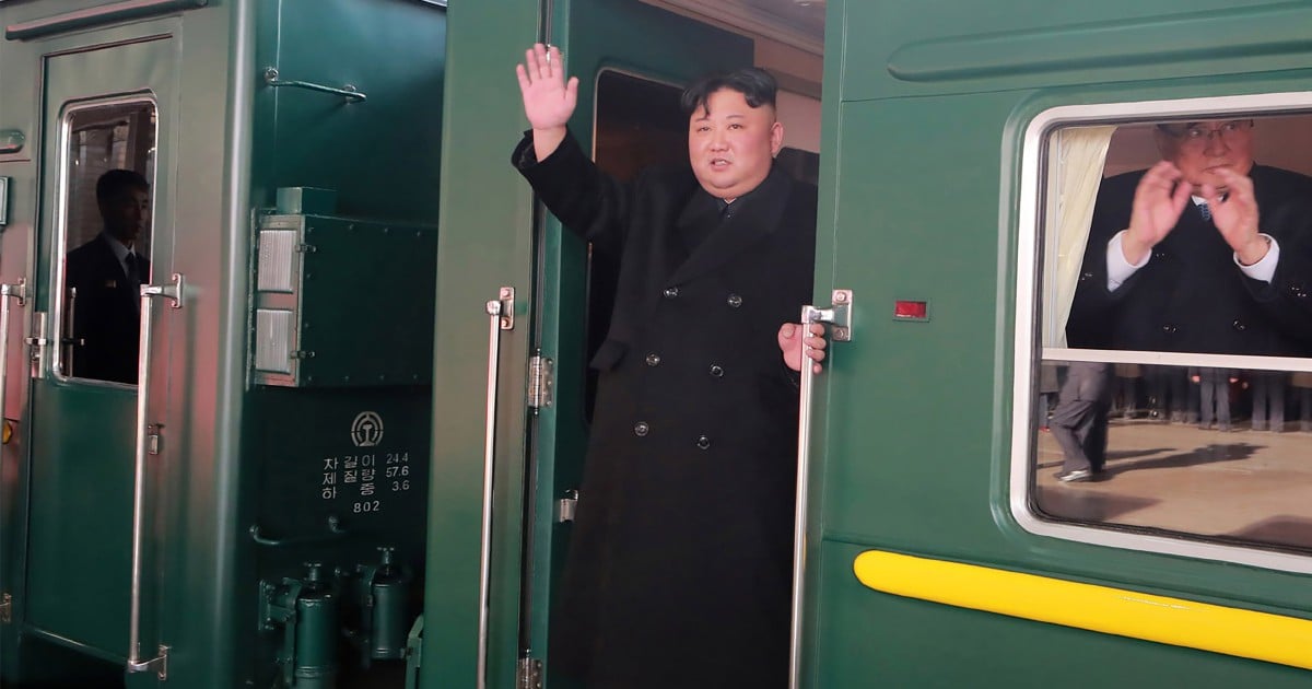 Kim Jong-Un rides train on way to Vietnam | New Straits Times