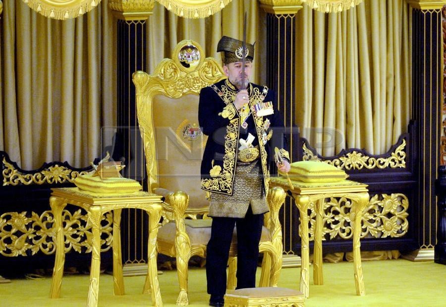  Sultan Muhammad V steps down as Yang di-Pertuan Agong, Istana Negara said in a statement. - Bernama