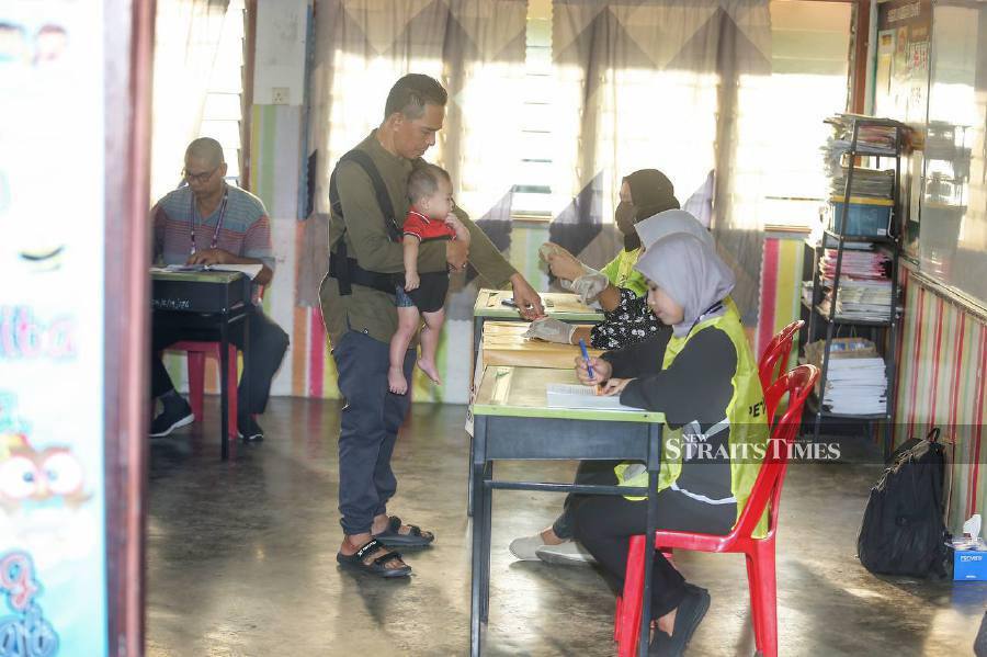 Election Commission (EC) deputy chairman Professor Azmi Sharom said the voter turnout for the Kuala Kubu Baharu by-election has reached 26 per cent as of 11am today.NSTP/SAIFULLIZAN TAMADI