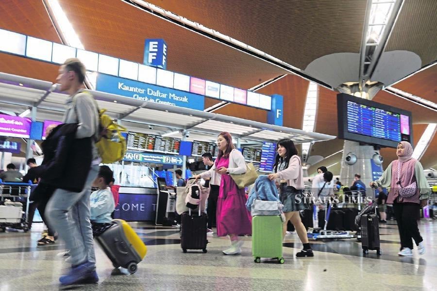 Address shortcomings at KLIA to protect Malaysia’s reputation as a welcoming and efficient destination for tourists. - NSTP file pic