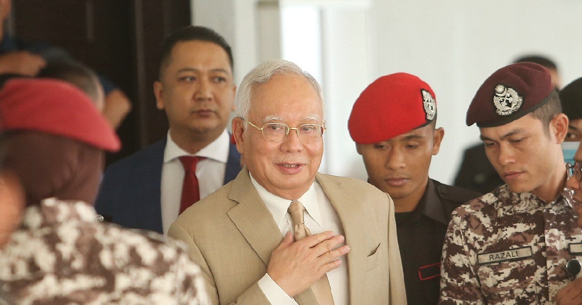 Najib wants 'Man on the Run' removed from Netflix | New Straits Times