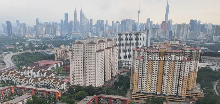 Chan Ai Cheng, the president of the Malaysian Institute of Estate Agents, said the country's present property overhang is primarily the result of a lack of research, which has resulted in a poor understanding of supply and demand, as well as price mismatch.