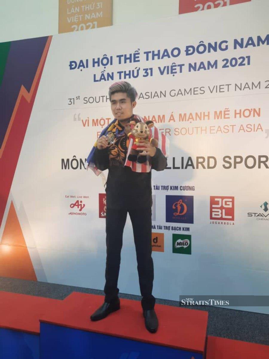Kok Leong pots six-red snooker gold in Hanoi
