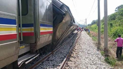 Kali Lumpur KTM Komuter collides with ETS train near Batang Kali 