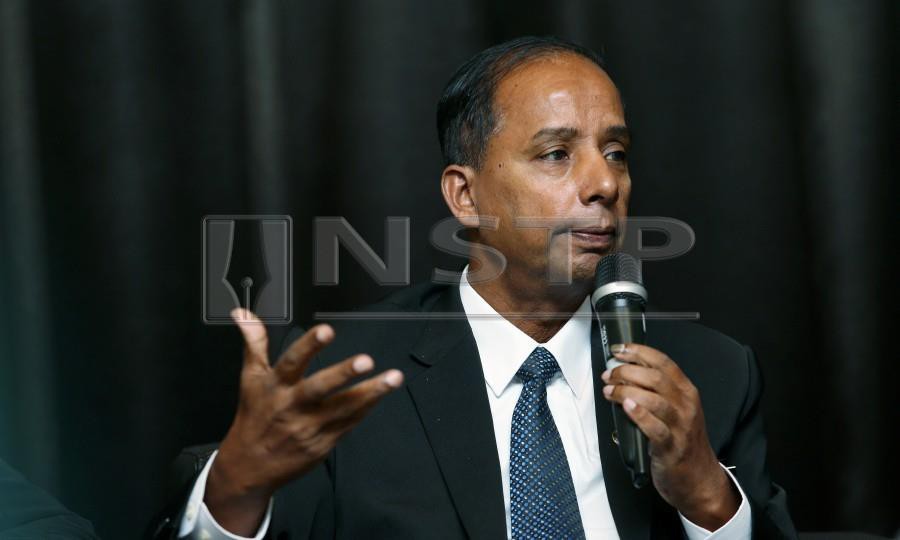 (File pix) Human Resources Minister M Kulasegaran explained that the government has implemented several initiatives, including improving the job-seeking system, Jobs Malaysia. NSTP/ Rohanis Shukri.