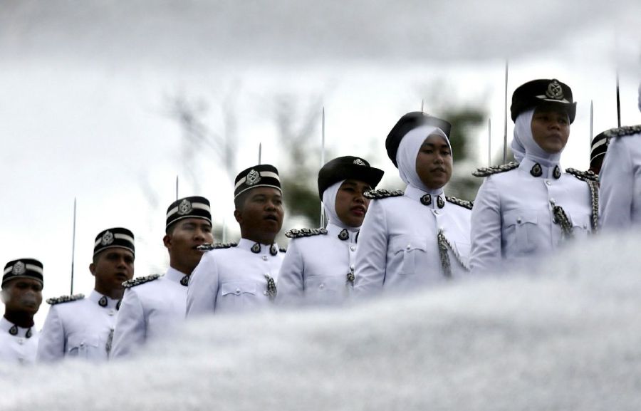 KAJANG: Trainees performing a march pass at the graduation ceremony of the prison Deputy Superintendent and Inspector training series 1/2023 at Kajang Prison. -NSTP/FATHIL ASRI
