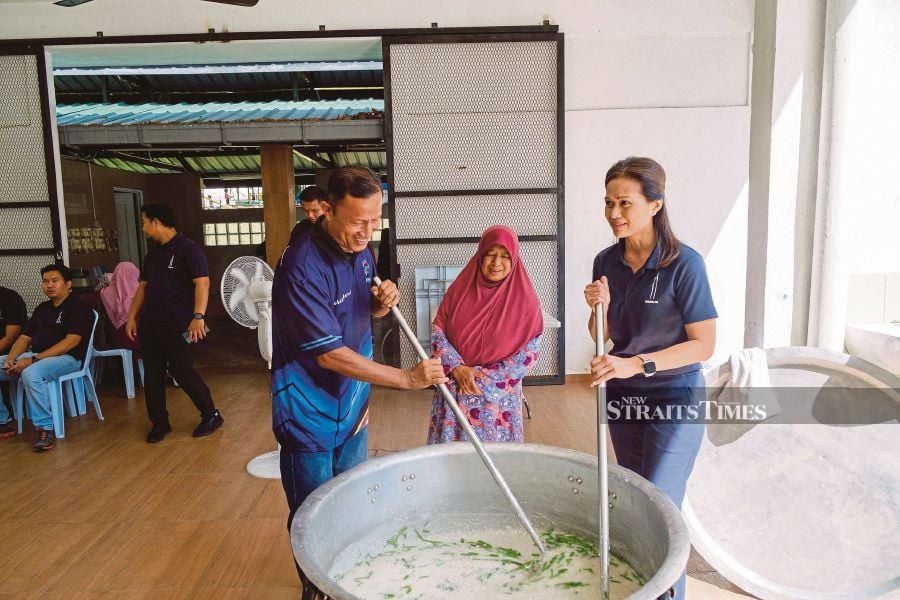 PNB Merdeka Ventures Sdn Bhd (PMVSB) has initiated its first-ever bubur lambuk-making initiative with its neighbours to be shared with the communities surrounding the Merdeka 118 precinct.