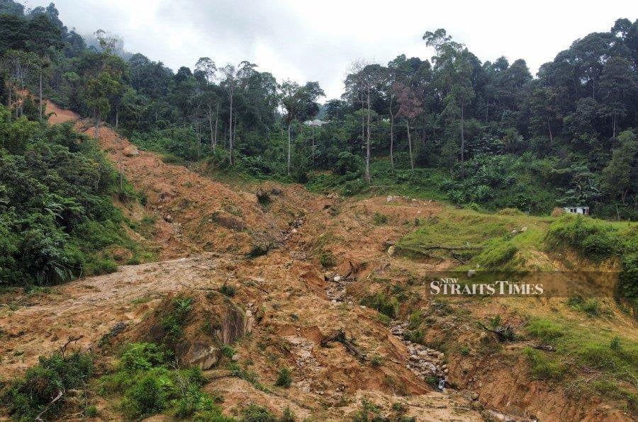 The Public Works Department’s (PWD) Slope Engineering Branch has identified nine areas with possible risks of landslides through its Early Warning System (SAA). - NSTP/MOHAMAD SHAHRIL BADRI SAALI