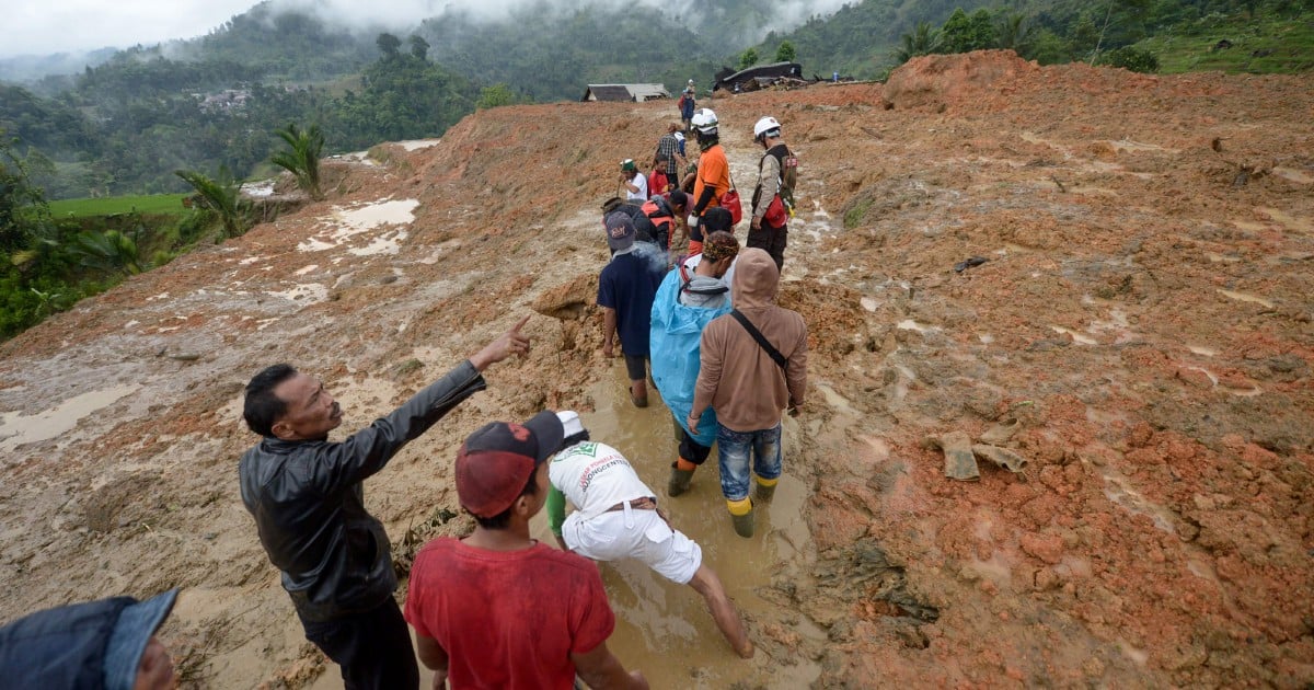 Indonesia Landslide Death Toll Reaches 32 | New Straits Times