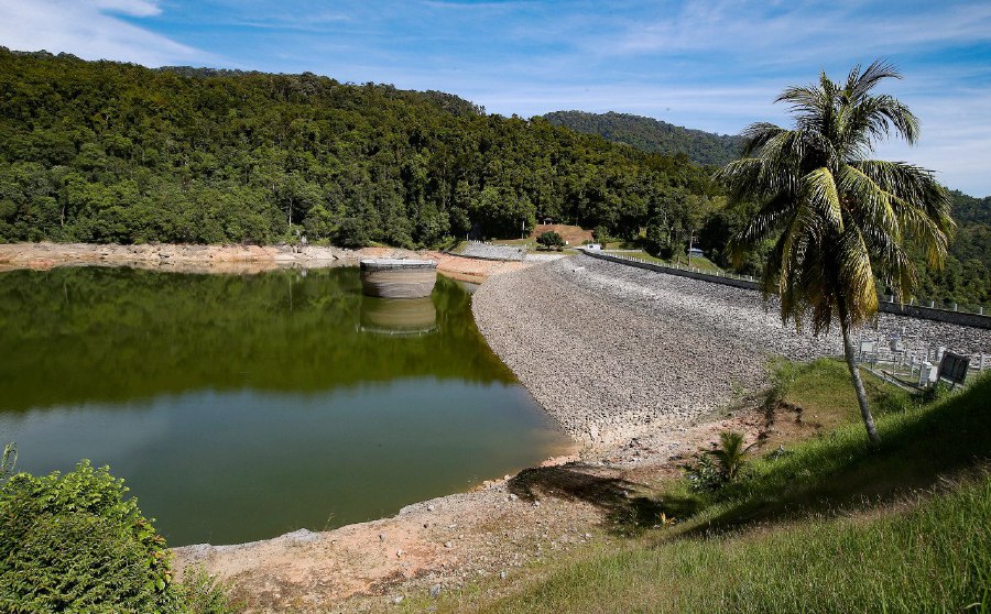 GEORGE TOWN: The water supply from the Air Itam Dam will only last for less than a month if the current dry season persists. The effective capacity of the Air Itam Dam was at 36.6 per cent. -- NSTP/MIKAIL ONG