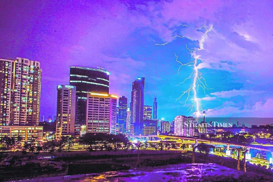 Take precautions during precautions during a thunderstorm to avoid being hit by lightning. - NSTP file pic