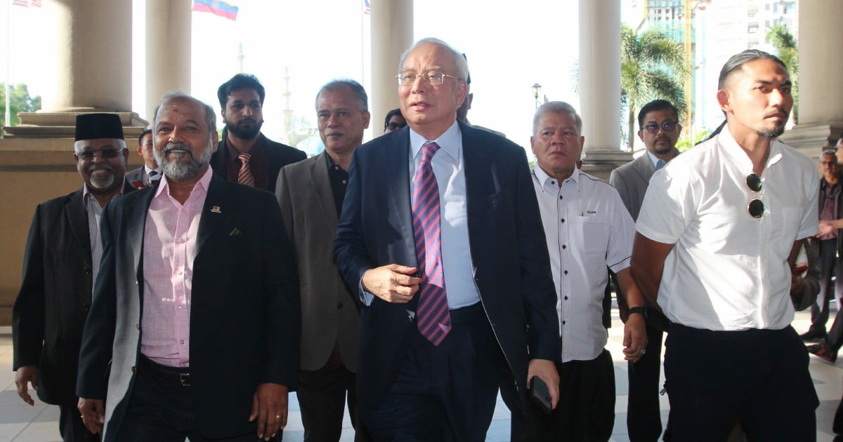 'Najib summoned to palace' | New Straits Times