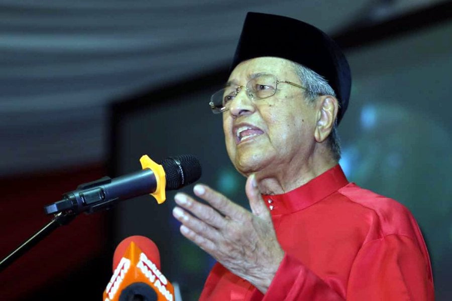 Mahathir admits to moves to overthrow Najib as PM since 