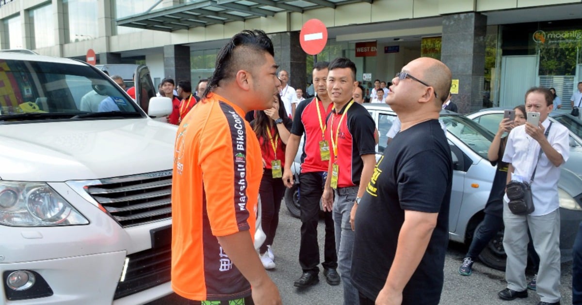 Pandemonium at DAP's Special Congress as delegates 