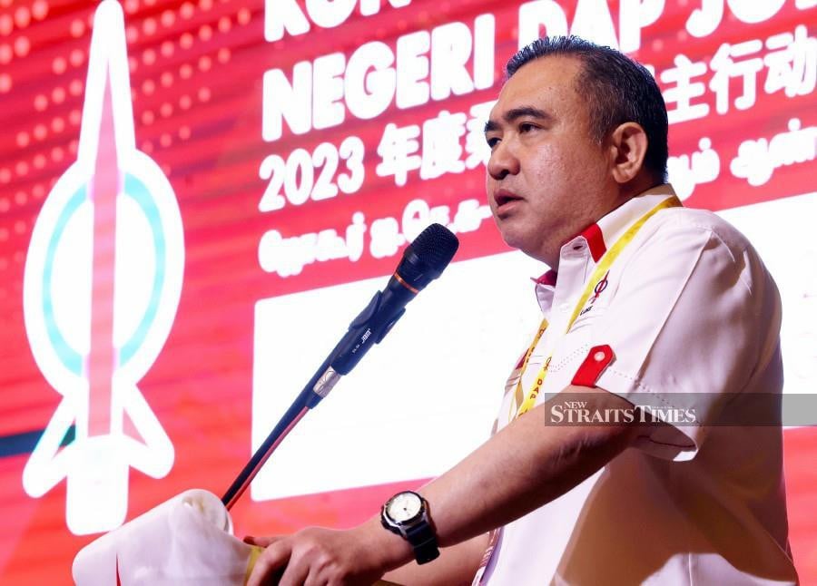 DAP secretary-general Anthony Loke says the party respects the wisdom of the Sultan of Selangor Sultan Sharafuddin Idris Shah in making any decision regarding the National Council for Islamic Religious Affairs (MKI). - BERNAMA PIC