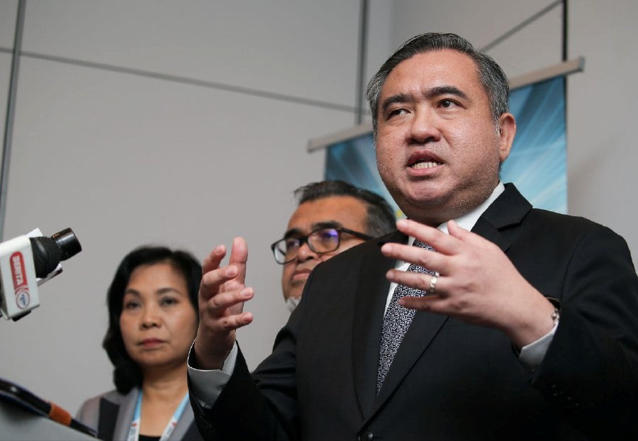 PUTRAJAYA: Transport Minister Anthony Loke announced that on June 5 the cabinet approved the Malaysian Aviation Commission (Dissolution) Bill 2024 and the Civil Aviation Authority of Malaysia (Amendment) Bill. — BERNAMA