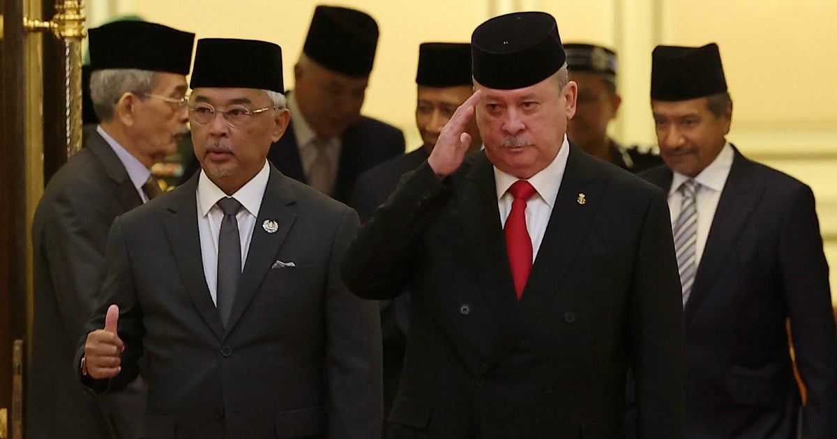 Johor Sultan elected as 17th Agong, Perak Sultan as Deputy Agong | New ...