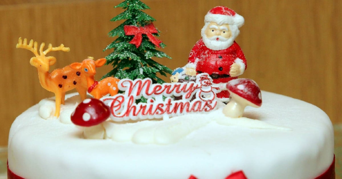 Trending Christmas Cake Designs