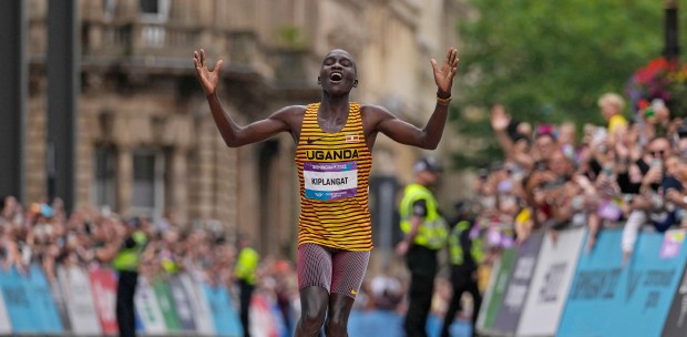 Commonwealth Games marathon runner goes wrong way but still wins