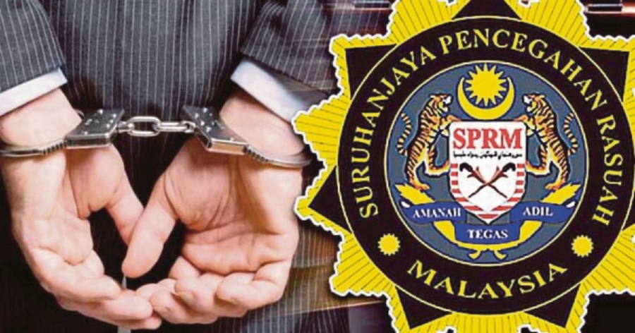 A civil servant suspected of soliciting and accepting an RM16,000 bribe for the approval of land groundbreaking at a district and land office in Selangor has been remanded for four days.- File pic