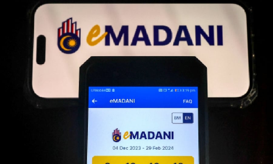 Malaysians who qualify for the eMadani e-wallet credit will be able to redeem the RM100 starting Monday. - BERNAMA PIC