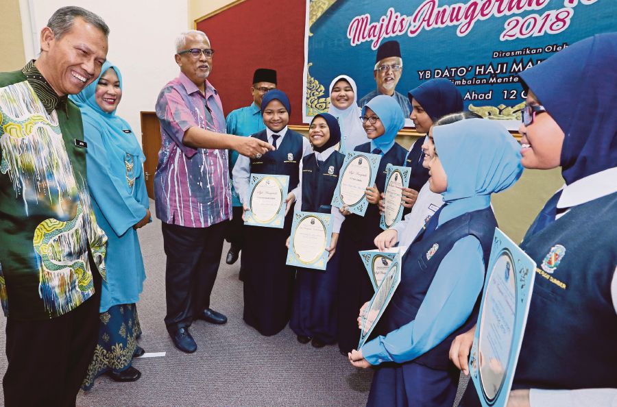  Deputy Minister of Human Resources Datuk Mahfuz Omar at the SK Convent Alor Setar Excellence Award 2018 at the Kedah State Public Library Corporation. Pix by Amran Hamid