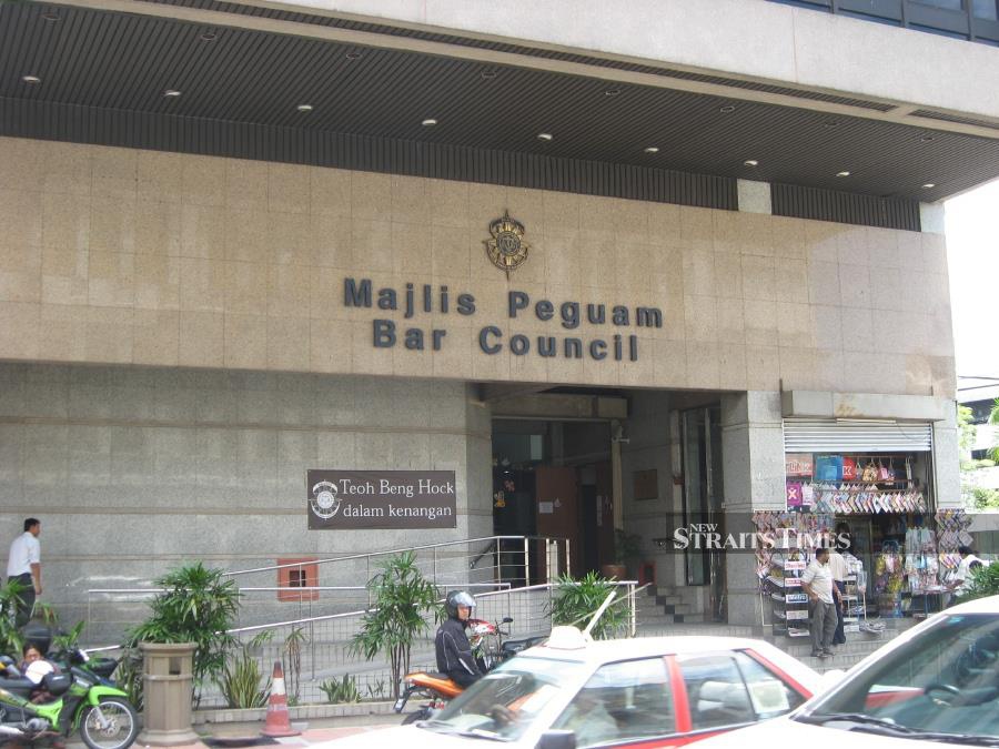 The Malaysian Bar wants the government to stop the proposal of amendments to the Federal Constitution regarding citizenship which it deems regressive. NSTP file pic