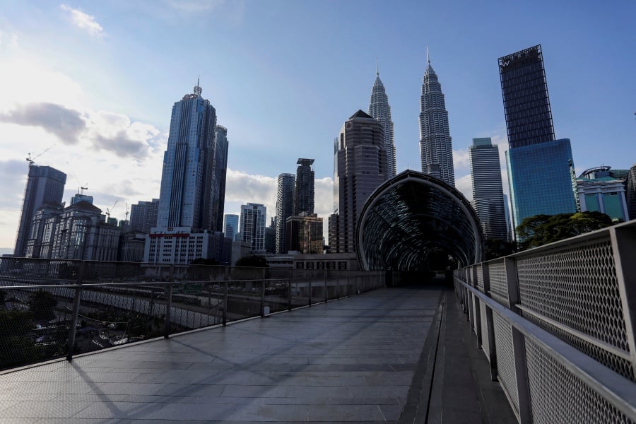 Malaysia's first quarter of 2024 (1Q24) approved investment performance, along with ongoing proposed investments in the pipeline, support UOB Global Economics & Markets Research's forecast of RM342.5 billion in committed investments for the full year.  REUTERS/Lim Huey Teng/File Photo