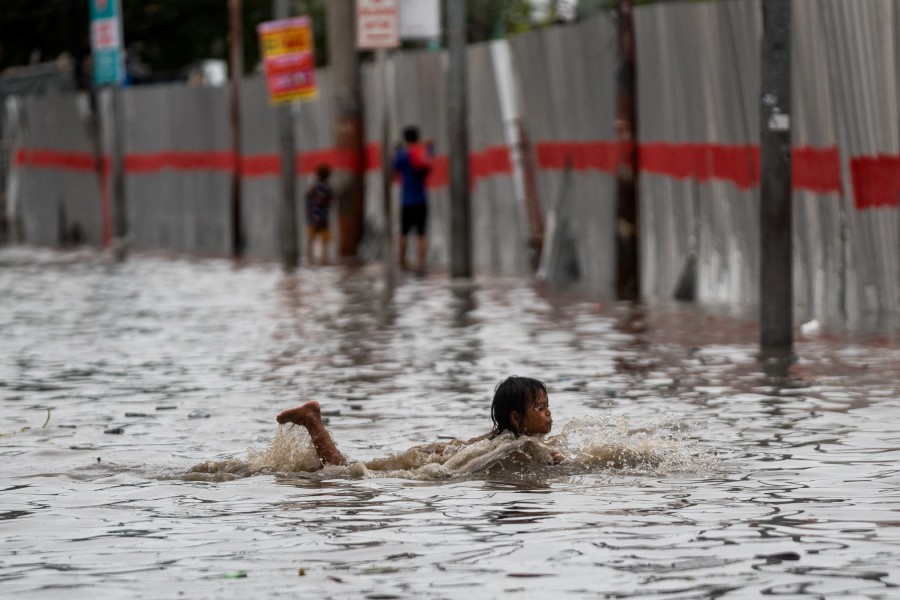 Tropical Storm Batters Philippines Capital Before Exit | New Straits ...