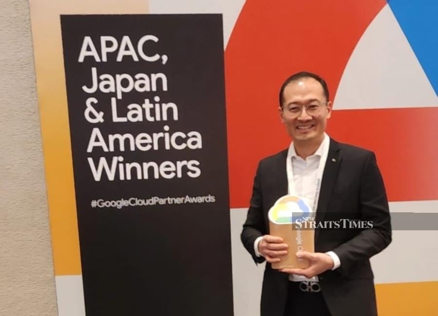 Matrix Connexion (MatrixC) has received the Google 2024 Cloud Sales and Services Partner of the Year Award for Malaysia marking the ongoing spirit of innovation and collaboration that defines the industry.