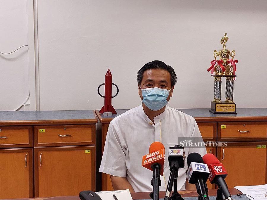 Melaka DAP chairman Datuk Tey Kok Kiew said DAP will not run away from contesting in the state election although the party did not agree with the action by Umno leaders in dissolving the Melaka state legislative assembly. - NSTP/NURALIAWATI SABRI.
