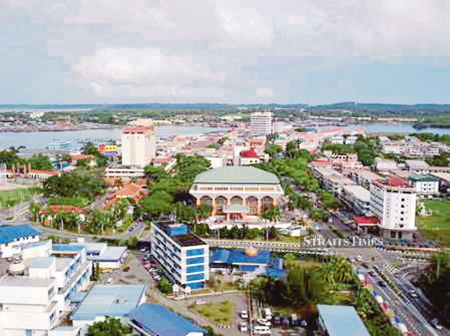 (File pic) Parti Warisan Sabah (Warisan) supreme council member Datuk Honorsius Joe Bosuin said the Labuan-Menumbok entry point had been claimed by many as the easiest entry point for foreigners to enter the state without having their travel document being properly stamped or endorsed.