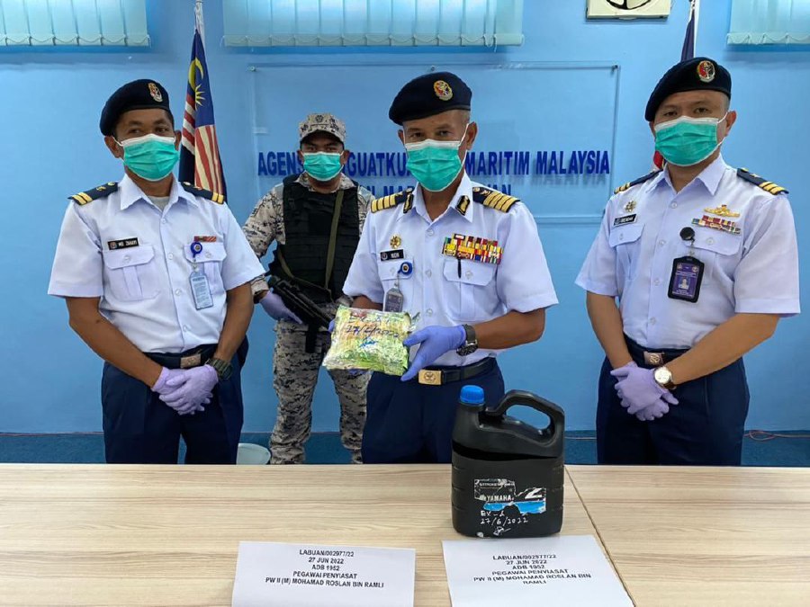 Labuan maritime zone director Captain Nudin Jusoh said the boat carrying the drugs was detected by a patrolling MMEA vessel about 12.30am. - Pic courtesy of MMEA.