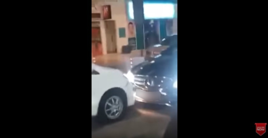 Watch: Mercedes Benz road bully creates havoc in PJ; video 