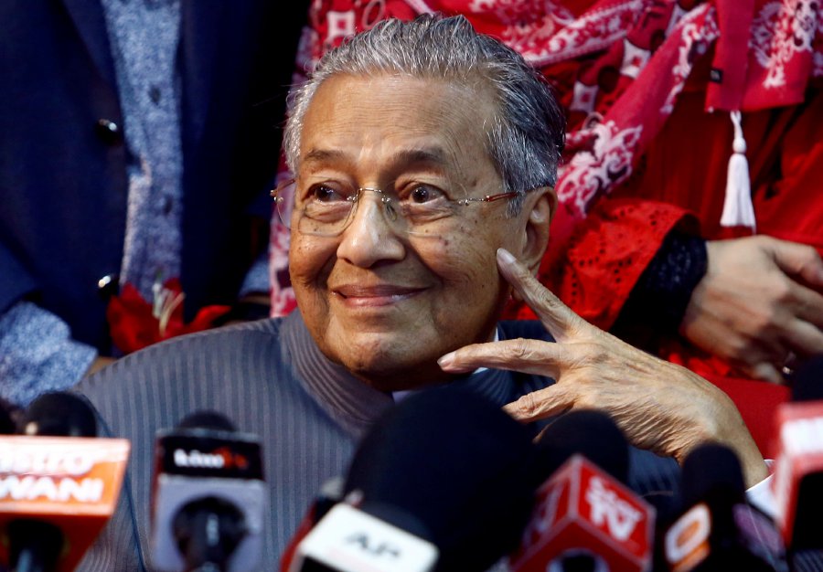 While no official decision has been announced as yet, Pakatan Harapan chairman Tun Dr Mahathir Mohamad has been long touted to be contesting in Langkawi in the 14th general election (GE14), as it is said to be the most appropriate. (File pix)
