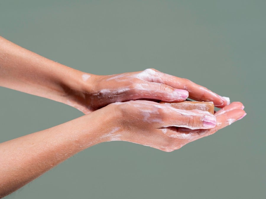 Handwashing is one of the simplest and most effective ways to prevent the transmission of germs. Image by Freepik.