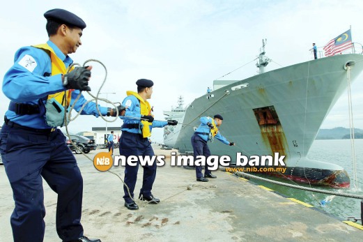 26 Ogos 2014: Royal Malaysian Navy Auxiliary ship, Bunga Emas Enam (BM6) completes its designated surface search for MH70 in the Indian Ocean safely arrived at the operation jetty in TLDM base in Lumut, Perak.