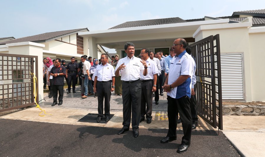 Negri Sembilan Menteri Besar Datuk Seri Mohamad Hasan today suggested that the vetting and approval of civil servants’ eligibility for the 1Malaysia Civil Servants Housing Programme (PPA1M) be localised according to each state. NSTP Pix by IQMAL HAQIM ROSMAN.