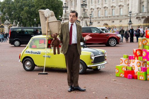 With Teddy by his side, Mr Bean fetes 25 years with London drive | New ...