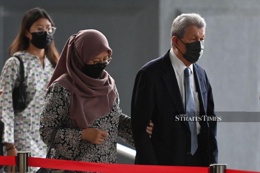 Tan Sri Ahmad Ramli Mohd Nor arrives at the Kuala Lumpur Sessions Court ahead of the hearing. - NSTP/Asyraf Hamzah