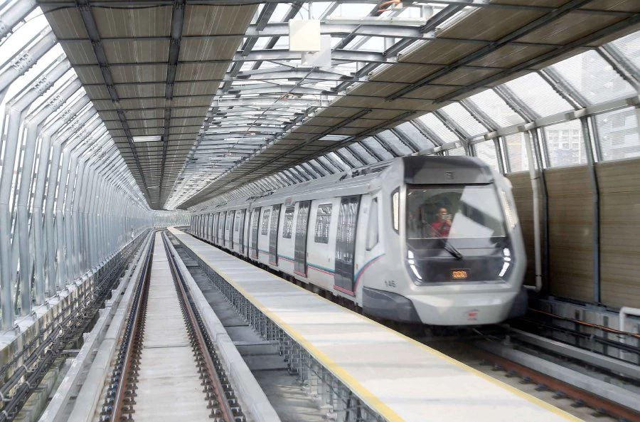 (File pix) Photo shows an MRT train running smoothly on its tracks. MRT 3, or more popularly referred to as the Circle Line, was planned as the third MRT line for the Klang Valley. Archive image for illustration purposes only.
