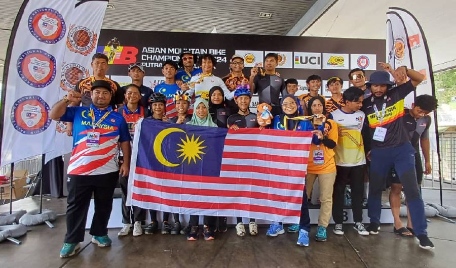 The national squad that competed at the Asian Championships in Putrajaya last week. 